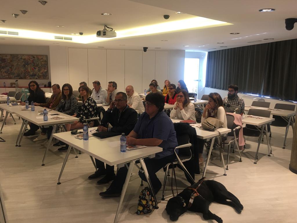 Acuerdos con las asociaciones de pacientes con baja visión
