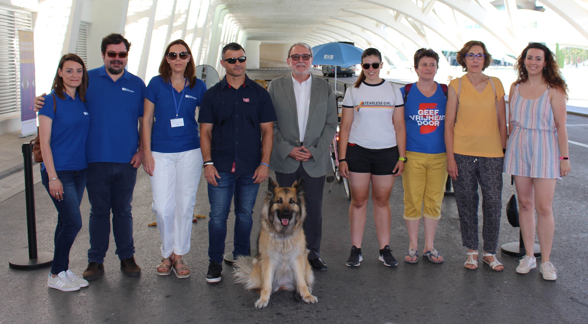 Valencia toma conciencia de los problemas de movilidad de las personas con baja visión